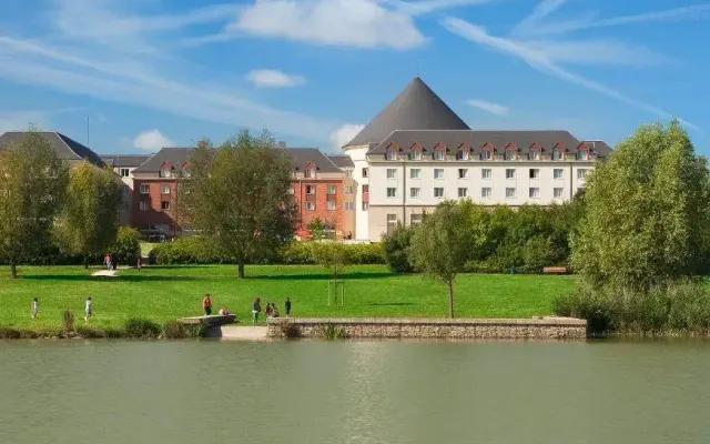 Grand Magic Hotel (ex Magic Circus), Magny-Le-Hongre
