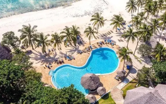 Karafuu Beach Resort & Spa, Pingwe